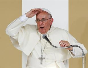 Pope says weapons manufacturers cant call themselves Christian