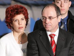 Israel ministers wife sorry for Obama Coffee gag