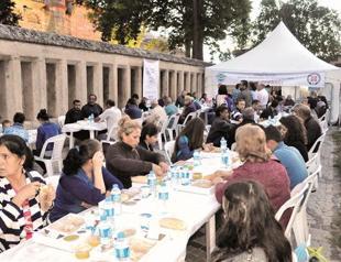 Turkey’s Jewish Community hosts iftar meal in appreciation of synagogue reopening