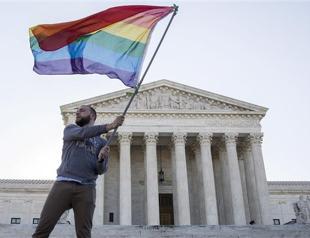 U.S. Supreme Court rules in favor of gay marriage nationwide