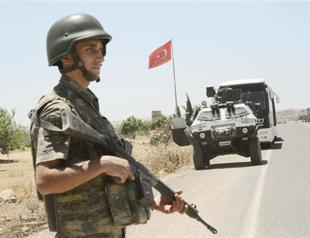 Turkish army reluctant over government will to intervene in Syria