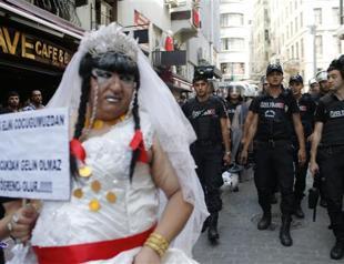Lady Gaga slams inhumane police crackdown on LGBTI pride march in Istanbul