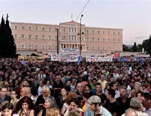 Zero hour offer as Greece lurches towards default