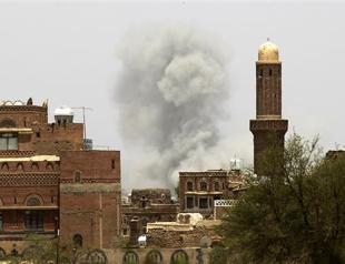 Fighting grips Yemens Aden as UN envoy presses truce bid