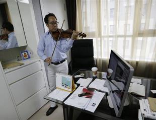S. Korean violinist wants border concert with North Korea
