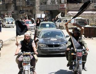 Al-Nusra suicide bombing kills 25 soldiers in Syrias Aleppo: Monitor