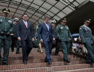 Colombia president replaces top military leaders