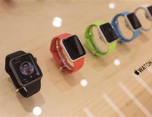 Apple Watch goes on sale worldwide amid supply shortage