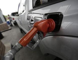 Oil surges as Saudi resumes Yemen strikes