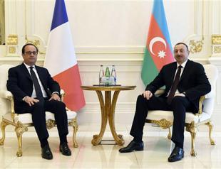 Hollande raises Azerbaijans rights record in Baku talks