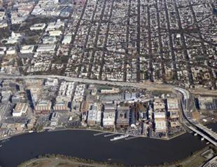 U.S. Navy Yard in Washington locked down amid reports of shooter