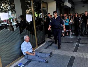 Greece prepares for crucial referendum