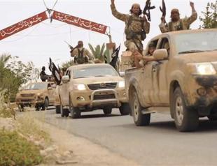 22 dead in heavy US raids on ISIL Syria stronghold: Monitor