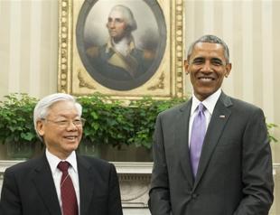 Obama, Vietnam party boss hold landmark Oval Office talks