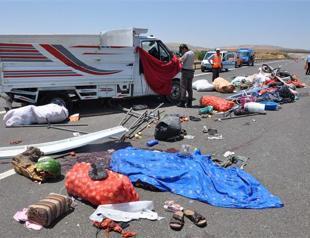 Three dead, 13 injured as truck carrying agriculture workers crashes in Gaziantep