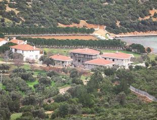 Court rules for stay of execution on land of controversial villas visited by Erdoğan