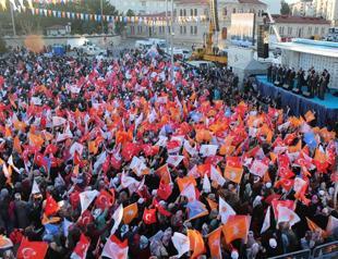 CEOs forecast continued AKP rule with fewer votes, HDP to pass election threshold