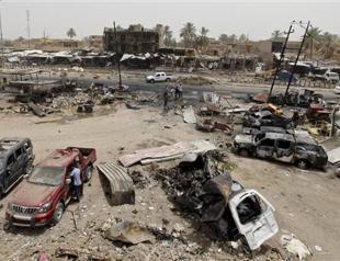 Toll soars to 90 after ISIL bomb guts Iraq town