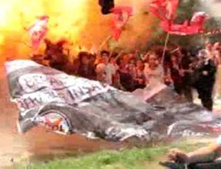 At least 32 dead in suspected ISIL suicide bombing in Turkeys border with Syria