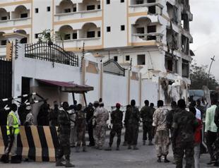 Shebab kill at least six in Mogadishu hotel car bombing