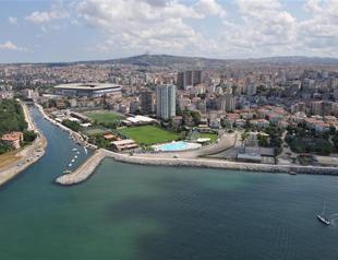 Analysis deems parts of Istanbul’s Kadıköy district risky to swim in