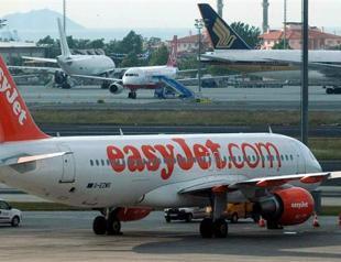 Beach holiday demand helps lift clouds for easyJet