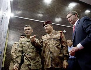 US defense chief visits Iraq for talks on war against ISIL