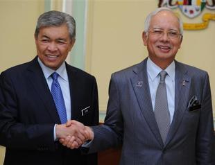 Malaysian probe into fund scandal stalls after PM sacks deputy