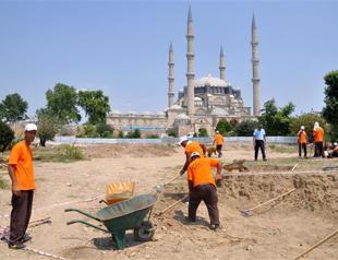 Convicts work as excavators in Selimiye Mosque garden