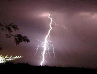 Four workers injured in lightning strike in western Turkey