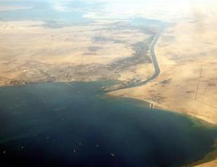 Egypt seeks cash, prestige boost with new Suez Canal