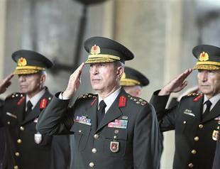 Turkey renews top military brass, appoints Gen. Akar as the top soldier