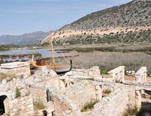 Andriake opens partially to visits