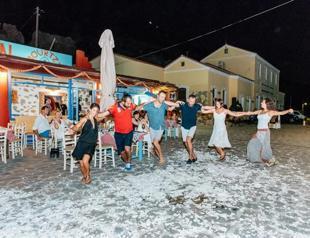 Blue moon beyond borders