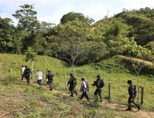 Colombia rebels want meeting with pope during Cuba visit