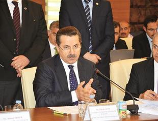 We’re not in coalition talks with MHP: AKP
