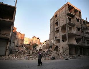 ISIL jihadists seize key Syrian town: Monitor