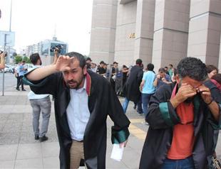 Police tear gas lawyers at Istanbul’s Çağlayan Courthouse