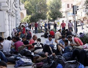 Turkey will not give Syrian refugees right to work: Minister