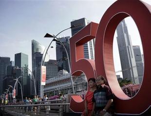Singapore marks 50th birthday with grand parade