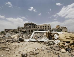 Anti-Houthi Fighters advance into central Yemeni city