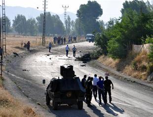 One police officer wounded in bomb attack in Turkey’s east