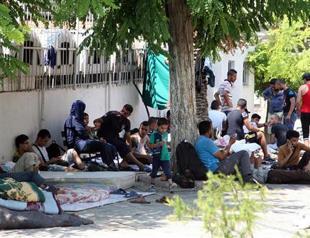 Checkpoints erected to prevent Syrian migrants from entering İzmir