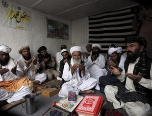 Afghan delegation arrives in Pakistan to discuss peace