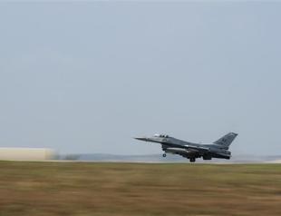 US, allies target ISIL in Syria, Iraq with 24 air strikes: US military