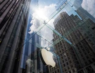 Apple says hired 65 pct more women in the past year