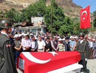 PKK clashes spread to towns amid curfews