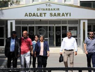 Three mayors in Diyarbakır arrested after autonomy declarations