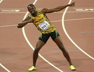 Bolt wins world 100 metres title