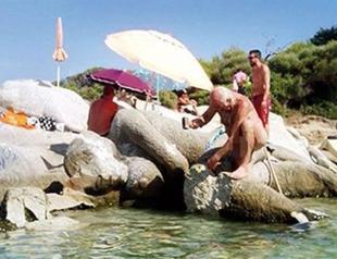 Greek sculptor sacrifices his own piece over fine